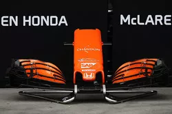 Ala delantera McLaren MCL32