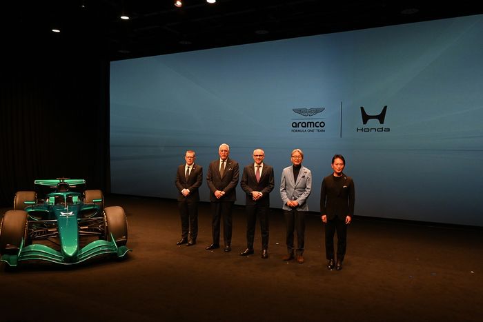 Stefano Domenicali, Lawrence Stroll, Toshihiro Mibe, director ejecutivo de Honda, Koji Watanabe, director ejecutivo de HRC. 
