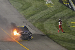 Crash: Tony Stewart, Stewart-Haas Racing, Chevrolet