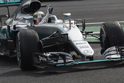 Ganador de la carrera Lewis Hamilton, híbrido de Mercedes AMG F1 W07