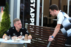 Kevin Magnussen, Renault Sport F1 Team e Stoffel Vandoorne, terzo pilota e collaudatore McLaren