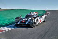 #1 Porsche Team Porsche 919 Hybrid: Тимо Бернхард, Марк Уэббер, Брендон Хартли