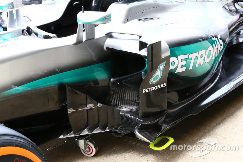 Mercedes F1 W07: Seitliche Windabweiser