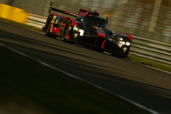 #8 Audi Sport Team Joest Audi R18 e-tron quattro: Лукас ді Грассі, Лойк Дюваль та Олівер Джарвіс