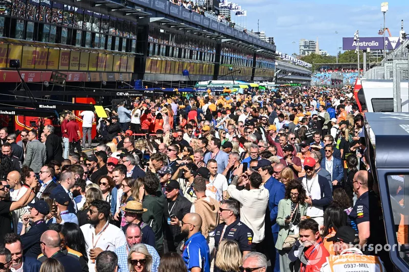 Paddock Club Pit Lane Walk