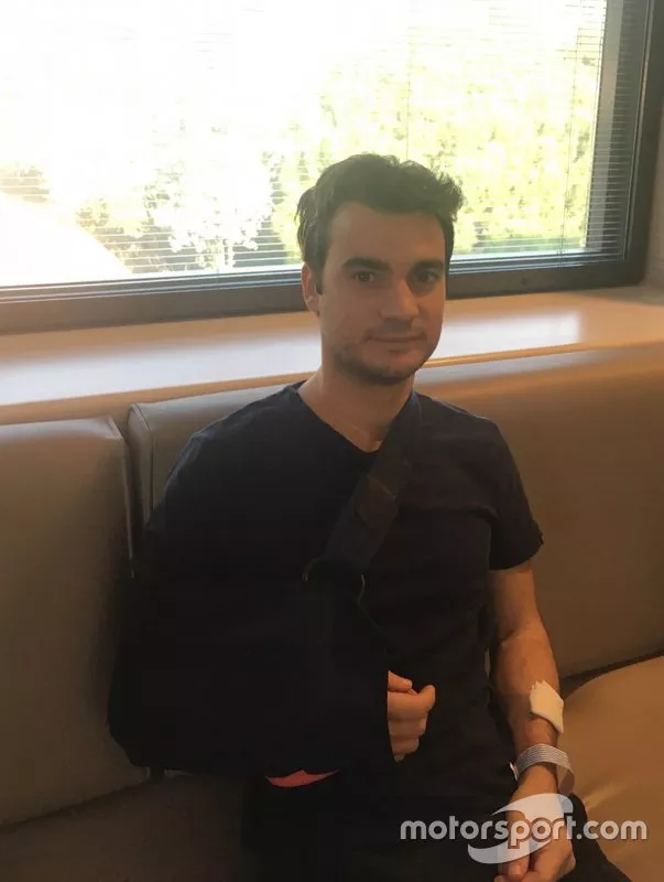 Foto facilitada este viernes por Dani Pedrosa tras ser operado de la clavícula derecha
