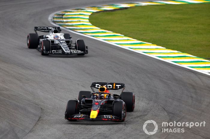 Max Verstappen, Red Bull Racing RB18, Pierre Gasly, AlphaTauri AT03