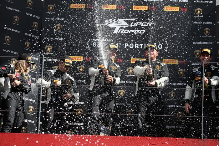 Podio America Gara 1