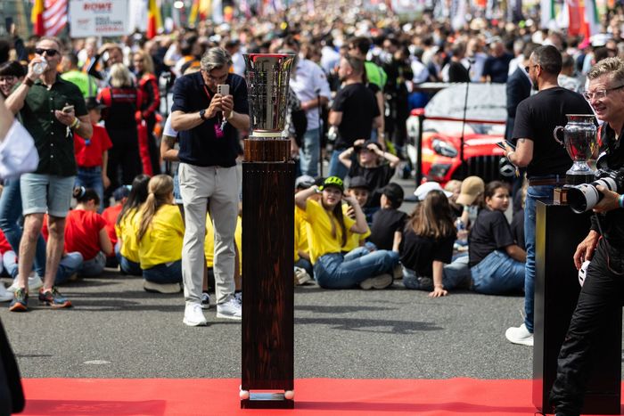 24h Spa trophy
