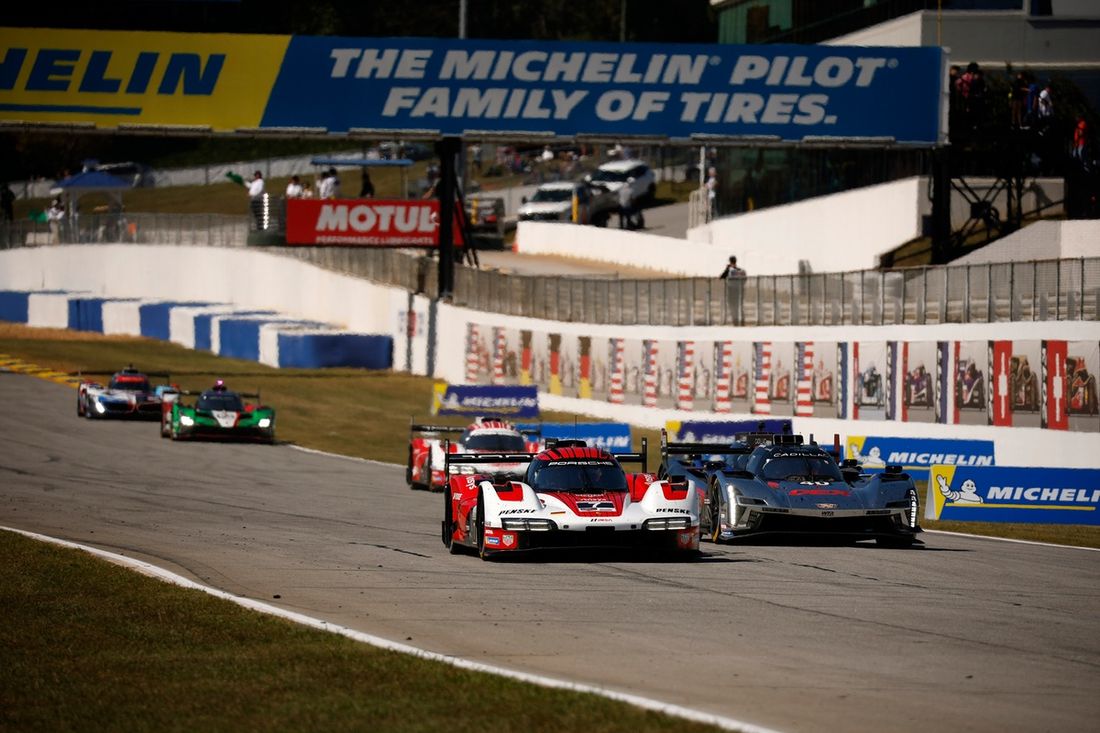 #7 Porsche Penske Motorsport Porsche 963: Felipe Nasr, Nick Tandy, Laurens Vanthoor, #40 Cadillac Wayne Taylor Racing Cadillac V- Series.R: Jordan Taylor, Louis Deletraz, Norman Nato