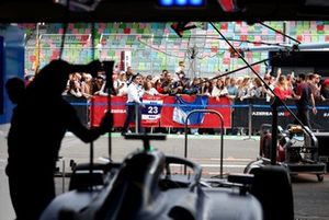 Fans of Alexander Albon, Williams