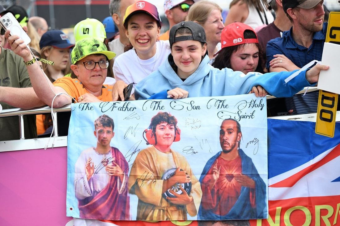 Ambiente de fans en el foro de fans .