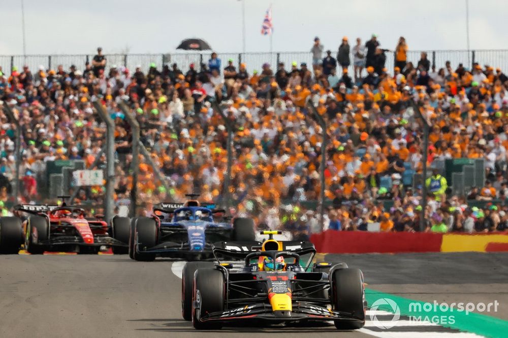 Sergio Pérez, Red Bull Racing RB19, Alex Albon, Williams FW45, Charles Leclerc, Ferrari SF-23