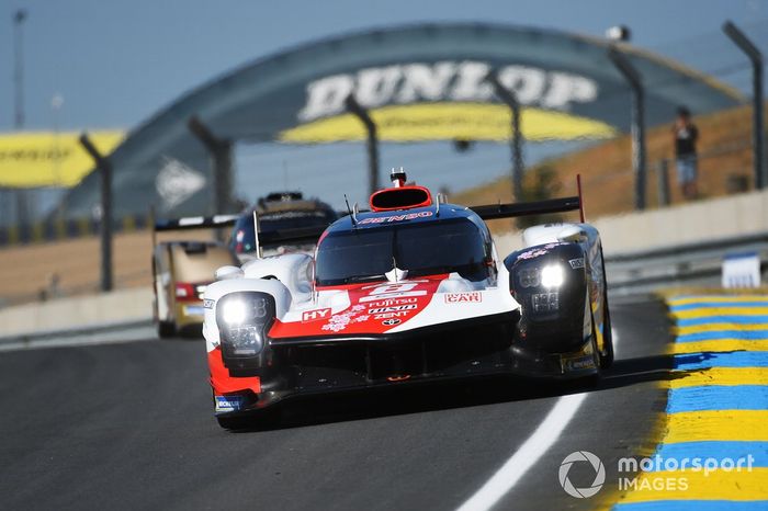 #8 Toyota Gazoo Racing Toyota GR010 - Híbrido de Sébastien Buemi, Brendon Hartley, Ryo Hirakawa