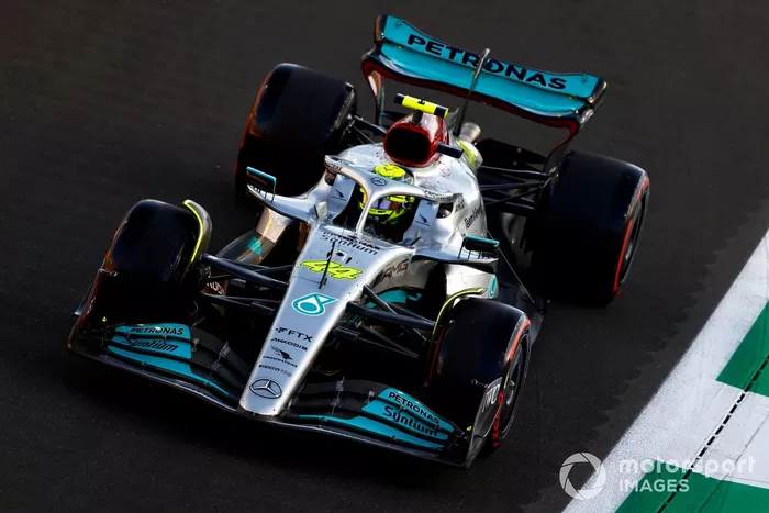 Lewis Hamilton, Mercedes W13