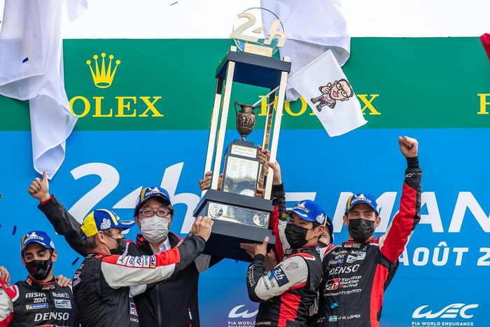 #7 Toyota Gazoo Racing Toyota GR010 - Hybrid Hypercar, Mike Conway, Kamui Kobayashi, José María López