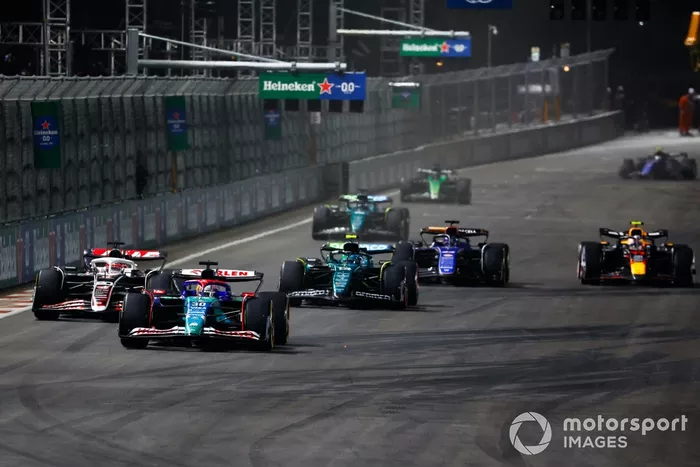 Liam Lawson, VCARB 01, Kevin Magnussen, Haas VF-24, Fernando Alonso, Aston Martin AMR24