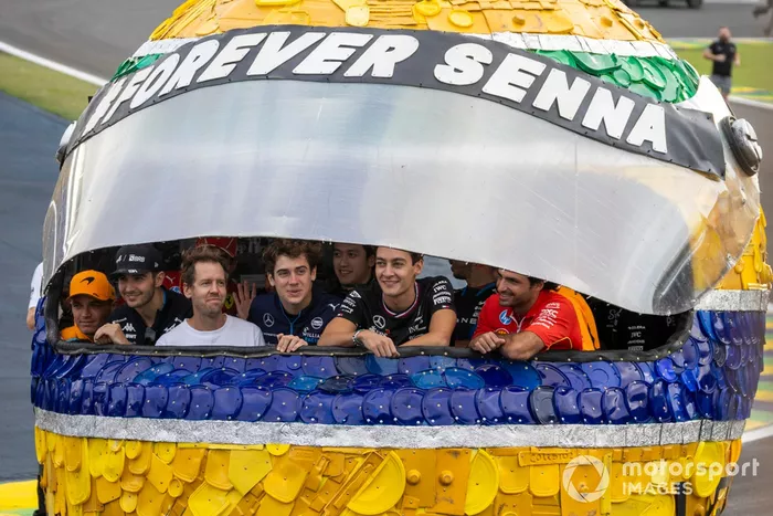 Sebastian Vettel jois the drivers
