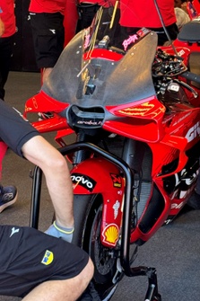 Detail motor tim Ducati