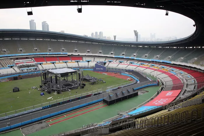 La pista dentro del estadio