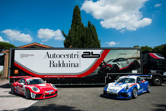 Le Porsche GT3 Cup di Giovanni Berton e Francesco De Luca, AB Racing, con le livree storiche