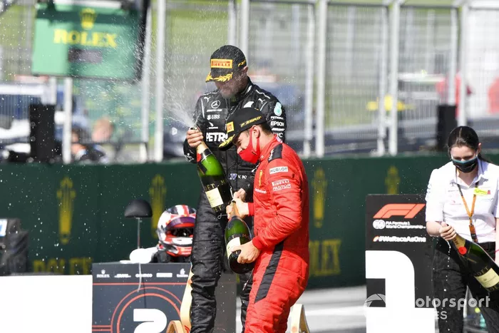Podio: ganador de la carrera Valtteri Bottas, Mercedes-AMG Petronas F1, el segundo lugar Charles Leclerc, Ferrari,