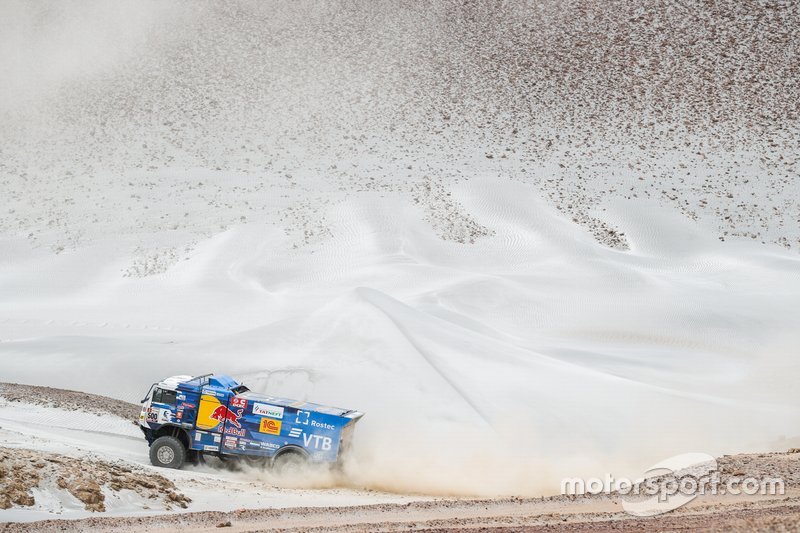 #500 Team Kamaz Master: Eduard Nikolaev, Evgeny Yakovlev, Vladimir Rybakov