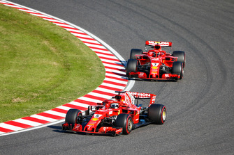 Sebastian Vettel, Ferrari SF71H, devance Kimi Raikkonen, Ferrari SF71H