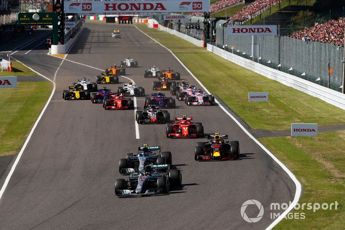 Lewis Hamilton, Mercedes AMG F1 W09, Valtteri Bottas, Mercedes AMG F1 W09, Max Verstappen, Red Bull Racing RB14, Kimi Raikkonen, Ferrari SF71H, Romain Grosjean, Haas F1 Team VF-18, al inicio