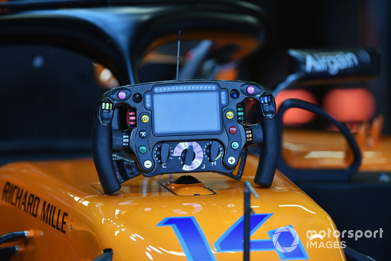 Le volant de la McLaren MCL33