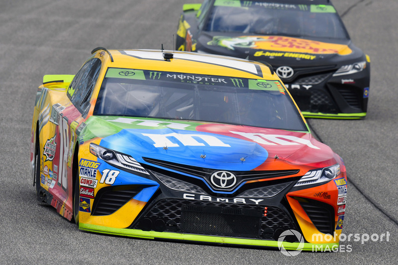 Kyle Busch, Joe Gibbs Racing, Toyota Camry M&M's