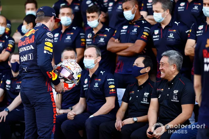 Max Verstappen, Red Bull Racing, Toyoharu Tanabe, Director Técnico de F1, Honda, Masashi Yamamoto, Director General, Honda Motorsport