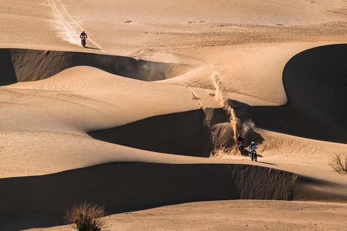 #77 Rockstar Energy Husqvarna Factory Racing: Luciano Benavides, #88 Monster Energy Honda Team 2022: Joan Barreda Bort