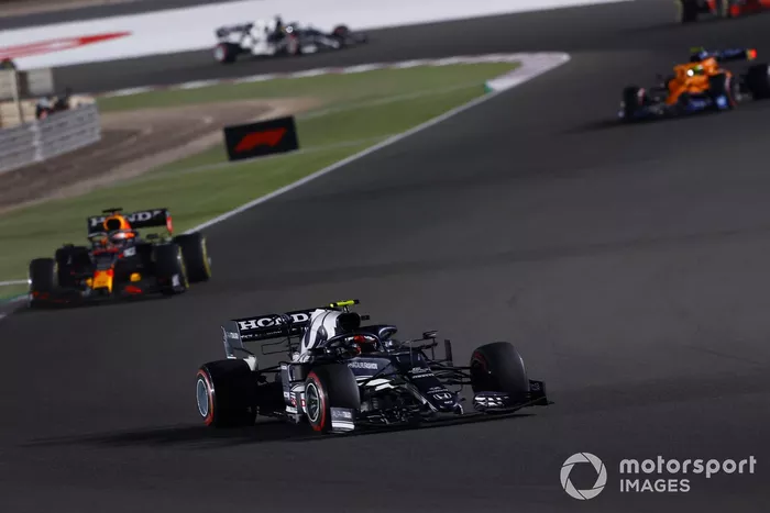 Pierre Gasly, AlphaTauri AT02, Max Verstappen, Red Bull Racing RB16B