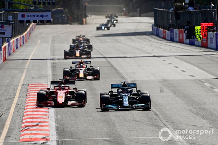 Lewis Hamilton, Mercedes W12, Charles Leclerc, Ferrari SF21