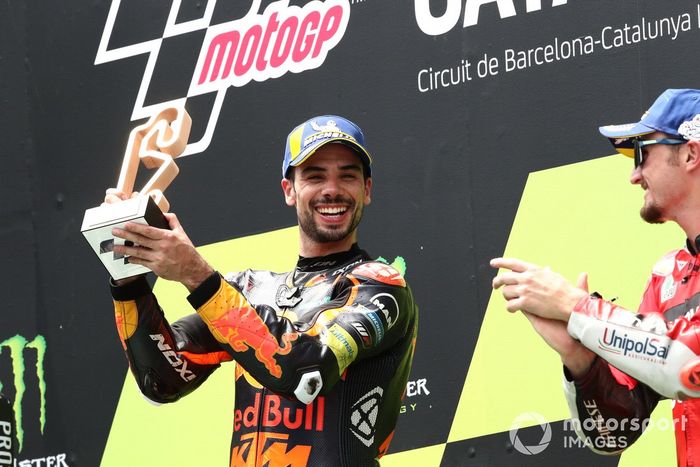 Podio: ganador de la carrera Miguel Oliveira, Red Bull KTM Factory Racing