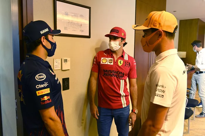 Sergio Pérez, Red Bull Racing, Carlos Sainz Jr., Ferrari y Lando Norris, McLaren