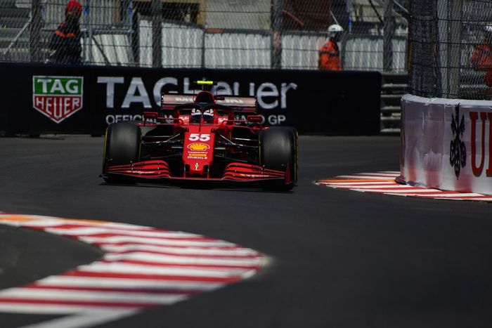 Carlos Sainz Jr., Ferrari SF21