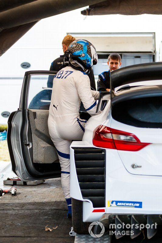 Valtteri Bottas prova la Ford Fiesta WRC del team M-Sport