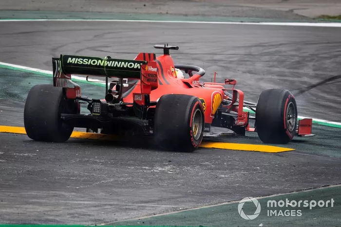 Sebastian Vettel, Ferrari SF90, has a spin