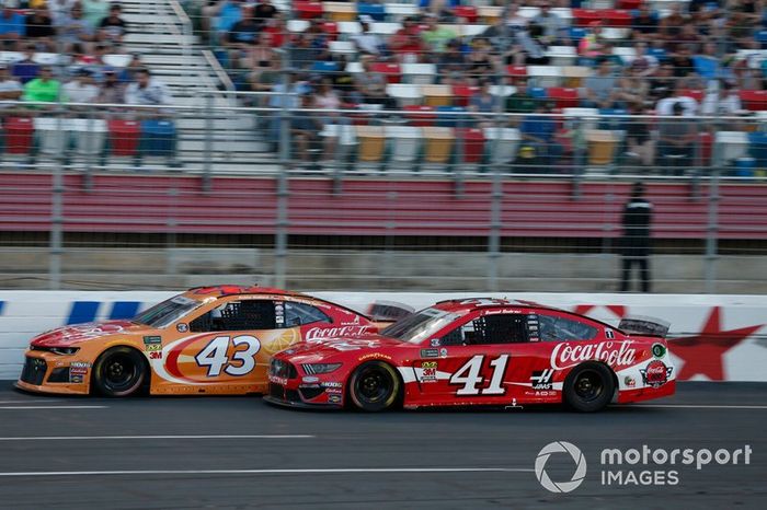  Daniel Suarez, Stewart-Haas Racing, Ford Mustang Coca-Cola  Darrell Wallace Jr., Richard Petty Motorsports, Chevrolet Camaro Coca-Cola Orange Vanilla