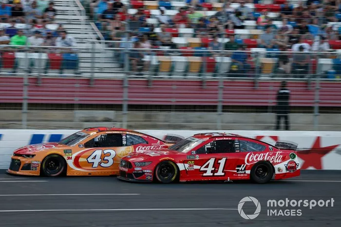  Daniel Suarez, Stewart-Haas Racing, Ford Mustang Coca-Cola  Darrell Wallace Jr., Richard Petty Motorsports, Chevrolet Camaro Coca-Cola Orange Vanilla