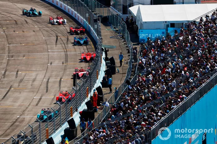 Mitch Evans, Jaguar Racing, Jaguar I-TYPE 5, Oliver Rowland, Mahindra Racing, Mahindra M7Electro, Jake Dennis, Andretti Motorsport, BMW iFE.21, Alexander Sims, Mahindra Racing, Mahindra M7Electro