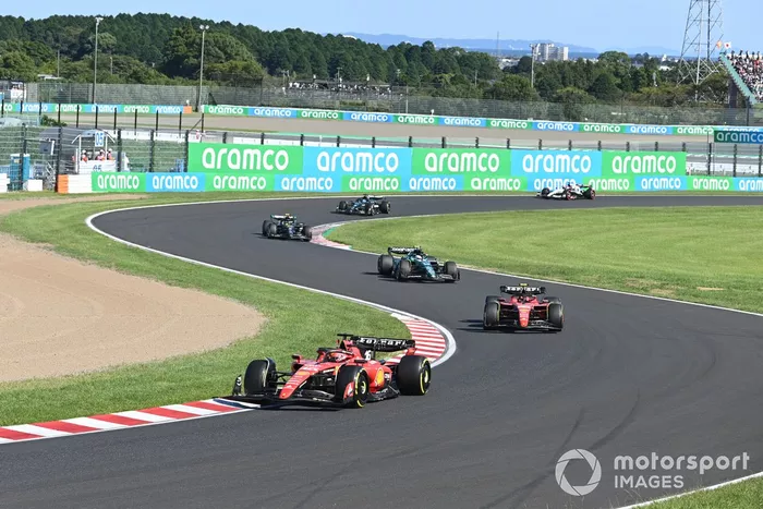 Charles Leclerc, Ferrari SF-23 , Carlos Sainz, Ferrari SF-23, Fernando Alonso, Aston Martin AMR23