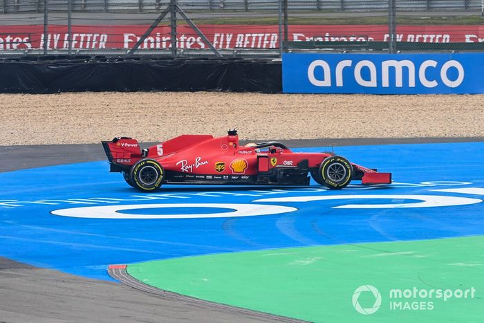 Sebastian Vettel, Ferrari SF1000 hace un trompo