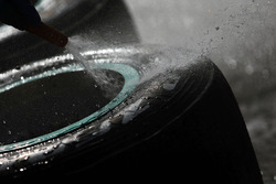De banden van Pirelli worden gewassen