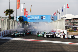Jose Maria Lopez, Dragon Racing ve Lucas di Grassi, Audi Sport ABT Schaeffler, yarış startında
