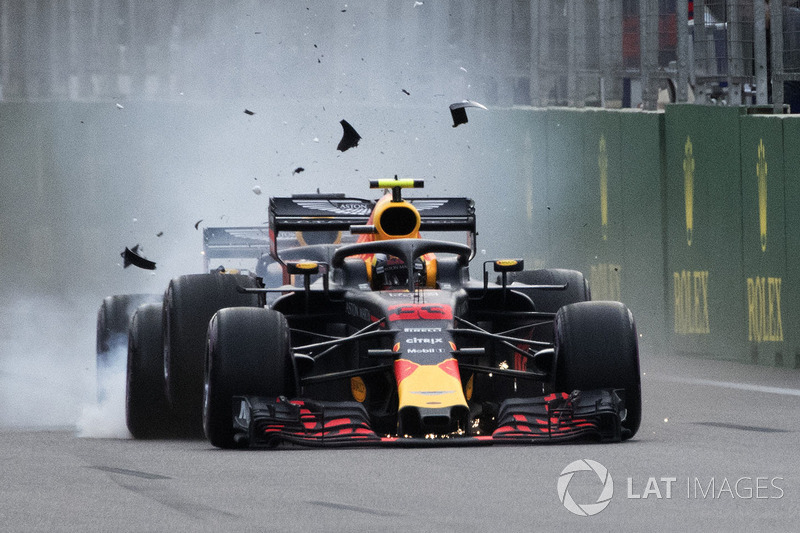 Max Verstappen, Red Bull Racing RB14 ve Daniel Ricciardo, Red Bull Racing RB14 kaza