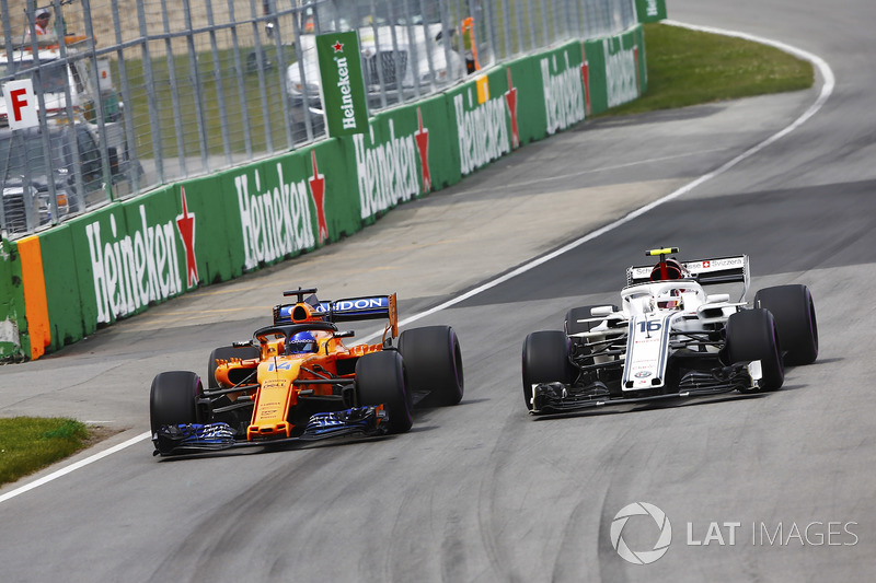 Fernando Alonso, McLaren MCL33, Charles Leclerc, Sauber C37