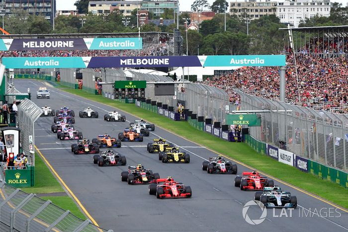 Salida: Lewis Hamilton, Mercedes AMG F1 W09